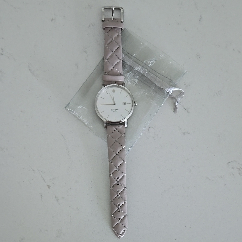 KATE SPADE Metro Grand Quilt Stap Watch Silver and Gray Quilted Leather Strap